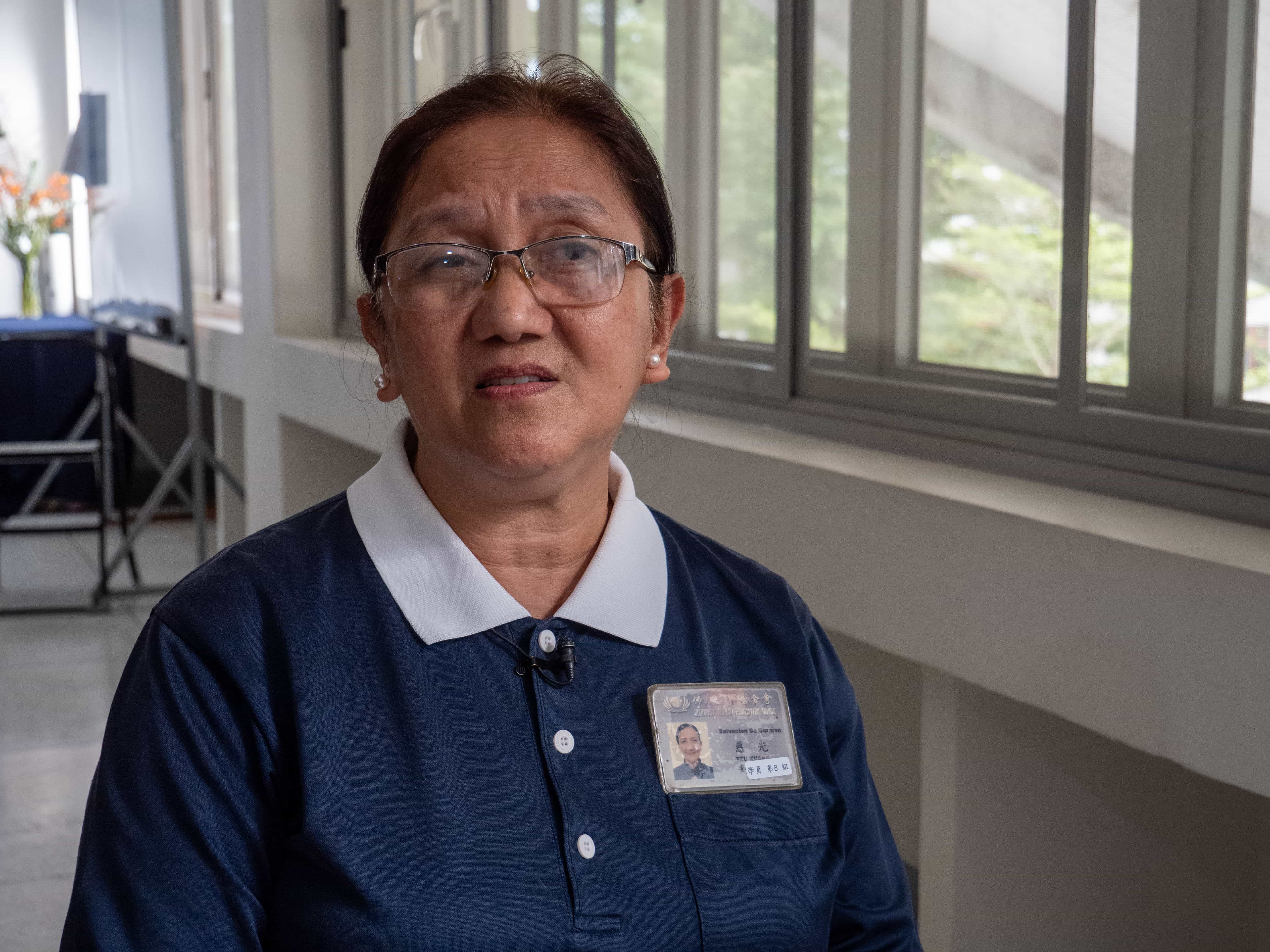“I feel happy to be in this camp. Hearing the stories of other volunteers, I learned how little acts of kindness can have ripple effects and change people’s lives,” says commissioner Salvacion De Guzman, a former beneficiary of Tzu Chi’s Typhoon Ondoy relief mission in 2009.【Photo by Jeaneal Dando】