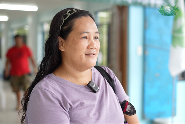 Brgy. San Miguel resident Jerlyn Garcelis continues to worry about her home as flooding continues. Grateful for Tzu Chi’s help, she expresses that this assistance can help them in their recovery.