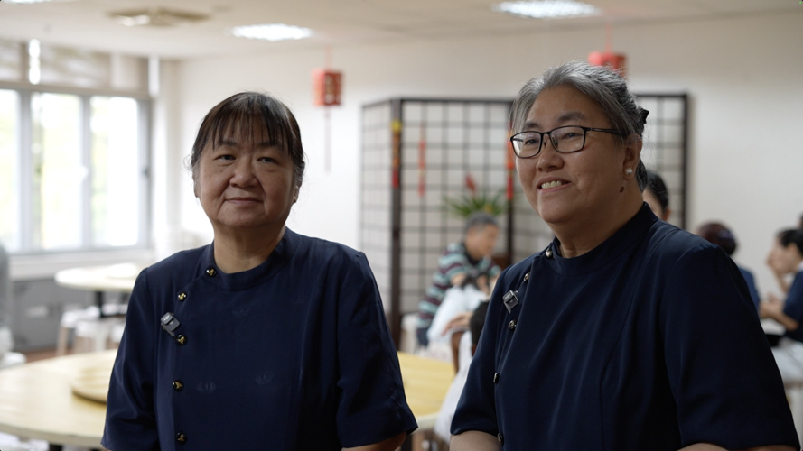 Longtime volunteers Ting Ting Pua (left) and Shirley Chua enjoy conducting home visits because they get to see how Tzu Chi’s help transforms lives. Medical assistance beneficiary Prince Galban is a perfect case in point. Bedridden and in excruciating pain due to Pott disease when they first met him, the boy improved with every home visit. “The last time we were there, we were very happy,” says Chua. “Their willpower is strong,” adds Pua.