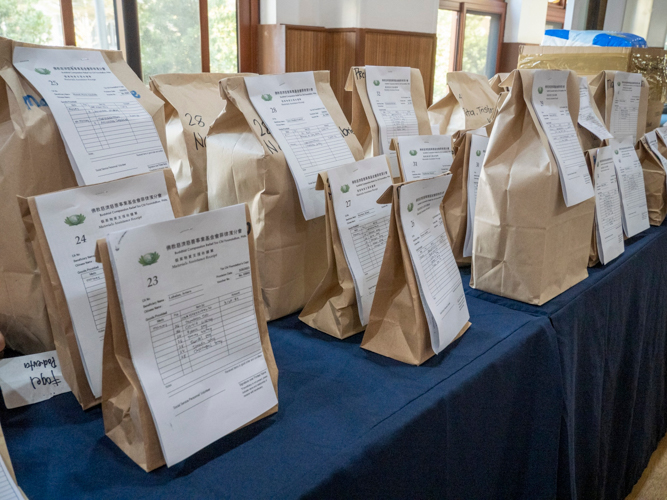 Bags of medicine are lined up and ready for distribution to their respective beneficiaries. 【Photo by Matt Serrano】