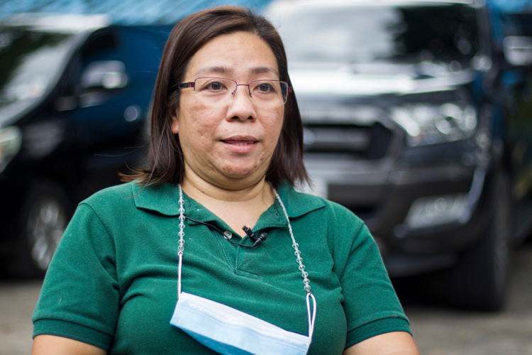 “Thanks to Tzu Chi, our workers have something to eat when their supply runs out,” says Tahanang Walang Hagdanan HR Manager Maria Belen Pacete. 【Photo by Matt Serrano】