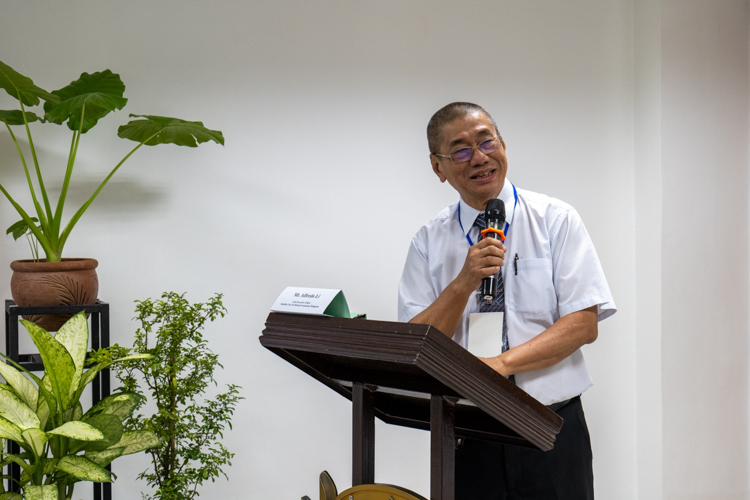 Buddhist Tzu Chi Medical Foundation CEO Alfredo Li thanks speakers and guests in his closing remarks. 【Photo by Jeaneal Dando】