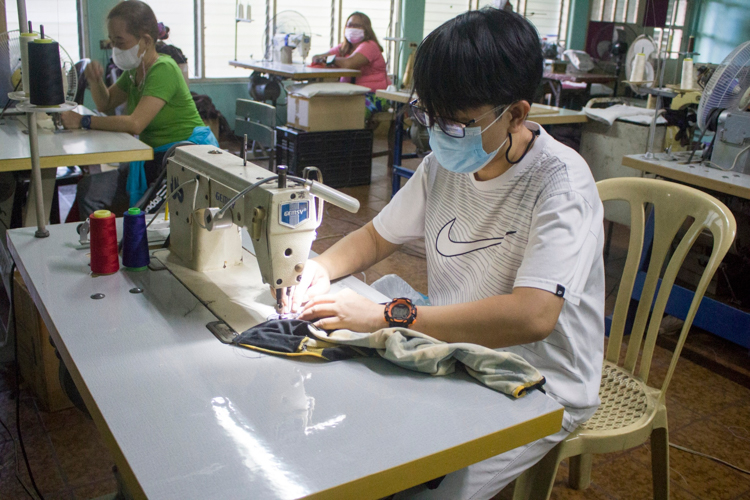 Skills training and livelihood opportunities are offered to PWD at Tahanang Walang Hagdanan. 【Photo by Matt Serrano】