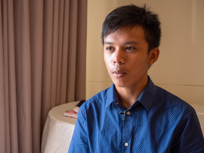 A Tzu Chi scholar hopeful, RG is a son of a construction worker and a farmer who aims to have a better life through getting a college degree. “We’re short on financial support for my studies so I thought of applying here. It’s a big help in terms of financial support for my studies.” 【Photo by Jeaneal Dando】