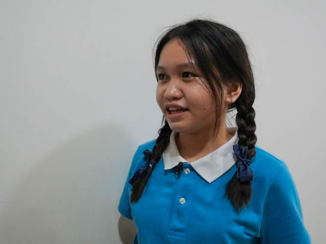Jonuelyn Jane Curiba wants to be a role model to many students and become a volunteer when she graduates. “Because of Tzu Chi, I feel like I can fly and reach my dreams.” 【Photo by Harold Alzaga】