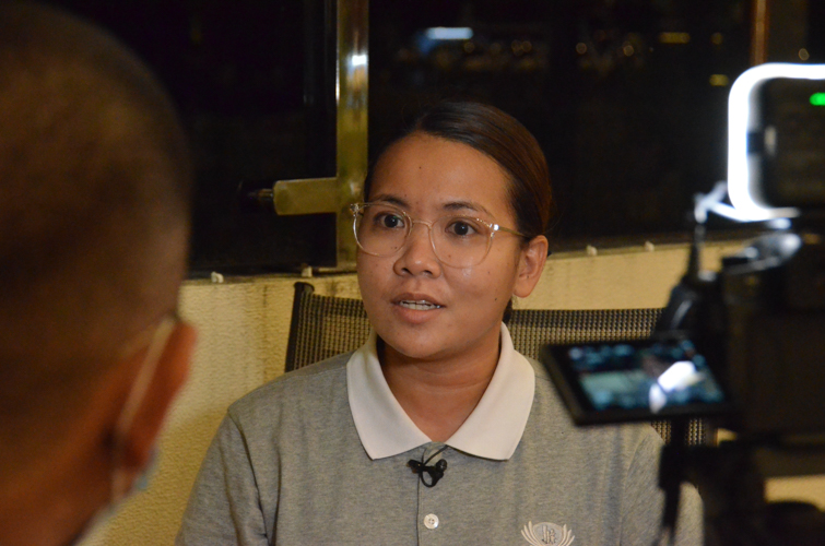 “I am very happy to be part of Tzu Chi where I am able to teach a lot of students,” says Cebu volunteer Mariel Ybañez. “I am very contented in my life right now. I do not see being a Tzu Chi volunteer as just a fleeting commitment or just a game. I see this as a lifetime commitment.” 【Photo by Divina Villacrusis】