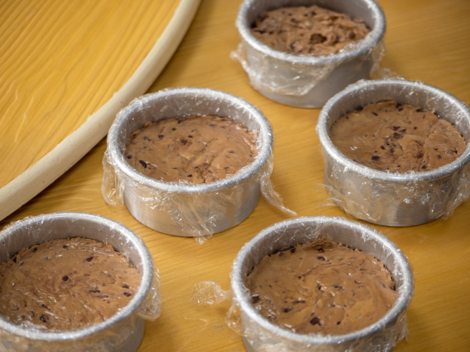 Preschoolers are able to produce 33 muscovado red bean rice cakes (Tikoy). 【Photo by Daniel Lazar】