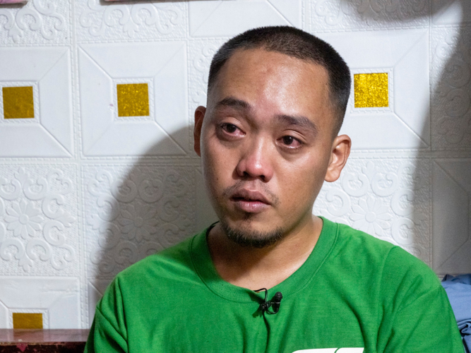 “Tzu Chi gave us the opportunity to improve our lives. I’m thankful to the donors of Tzu Chi for their support, even though they may not know us personally,” John says tearfully. 【Photo by Matt Serrano】
