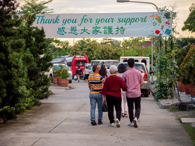 Exit banner thanks guests at Fiesta Verde ’22. 【Photo by Daniel Lazar】